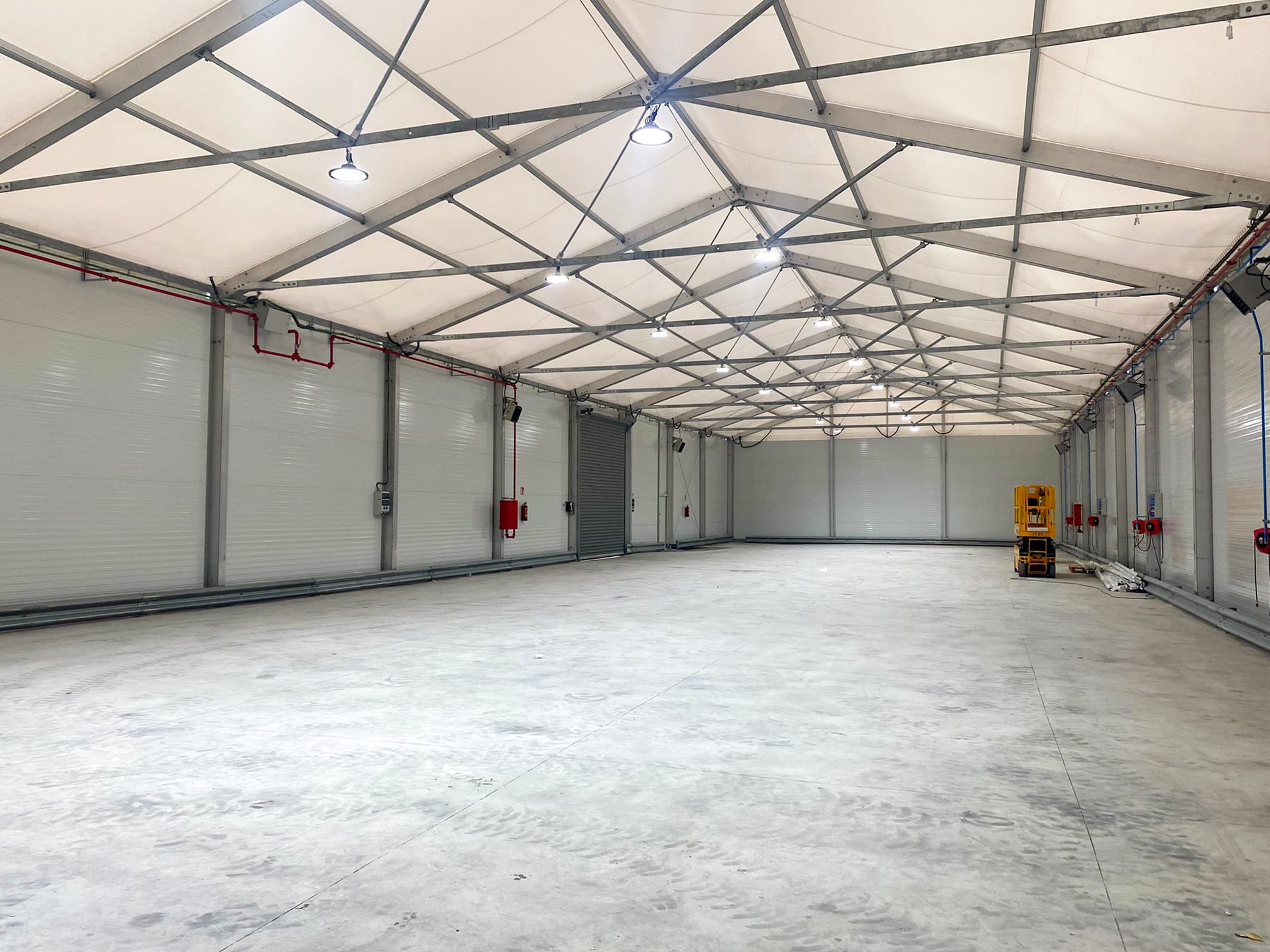 Insulated Temporary Industrial Building With High Levels of Equipment