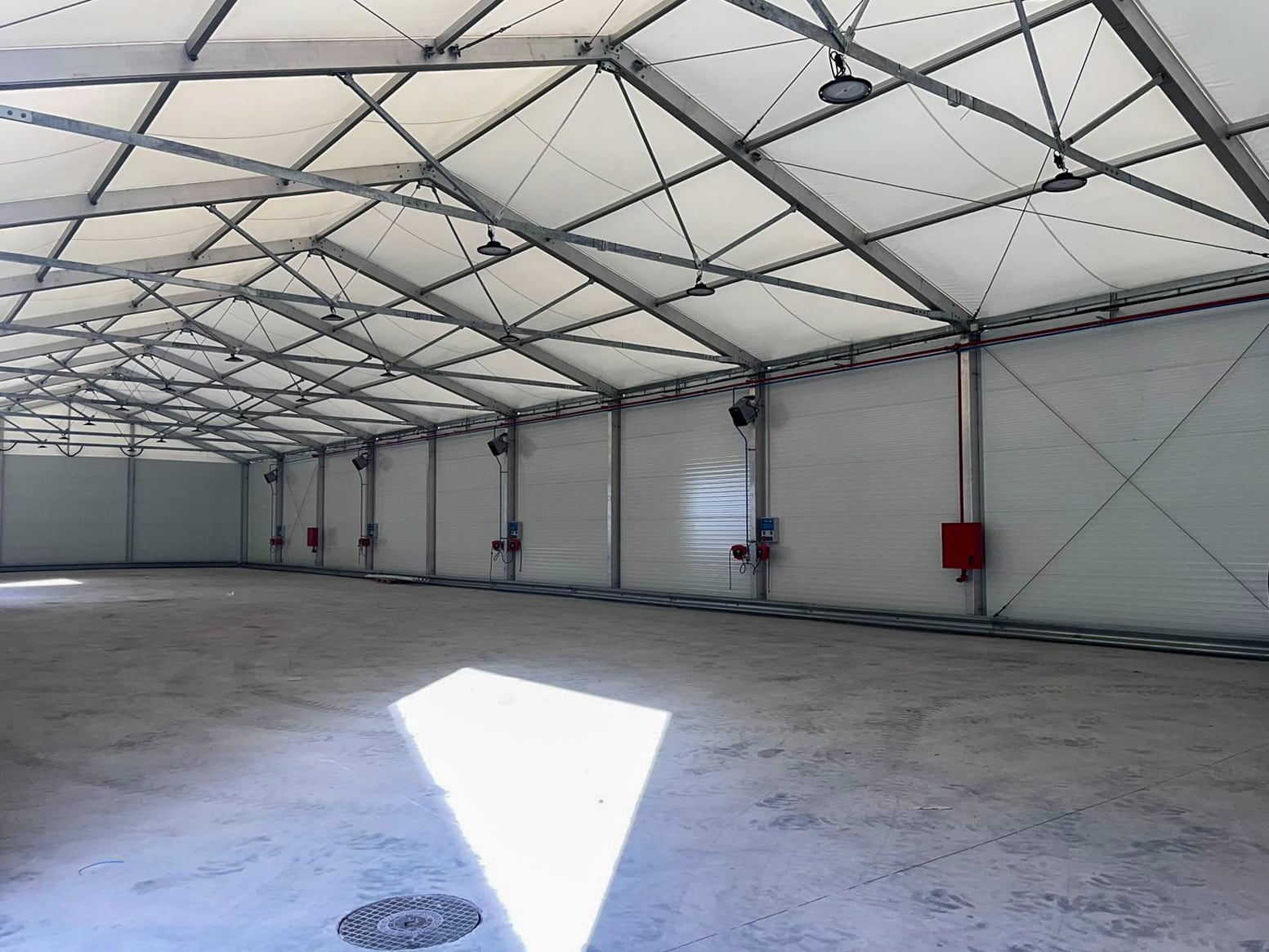 Insulated Temporary Industrial Building With High Levels of Equipment